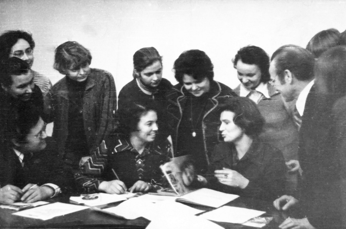 Сотрудники Ярославского музея-заповедника в гостях у В. В. Терешковой, 1978 год.